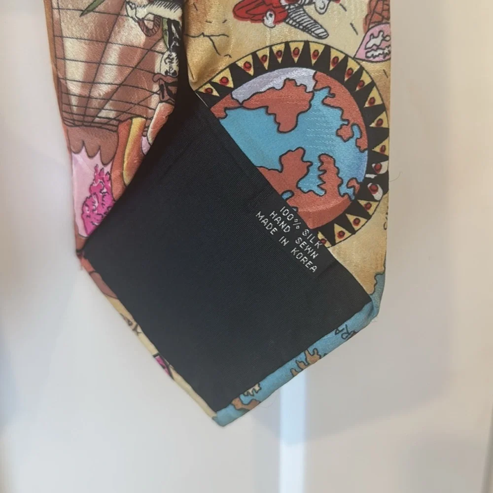 Vintage 1991 Nicole Miller 100% Silk Men’s Tie